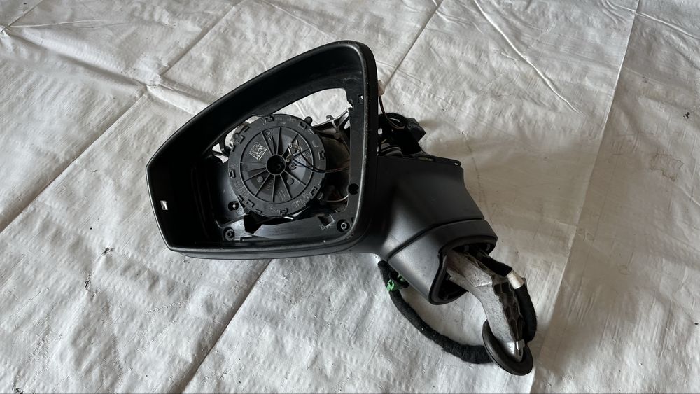 2 броя ляво и 1 брой дясно огледало VW Tiguan 2 2016-