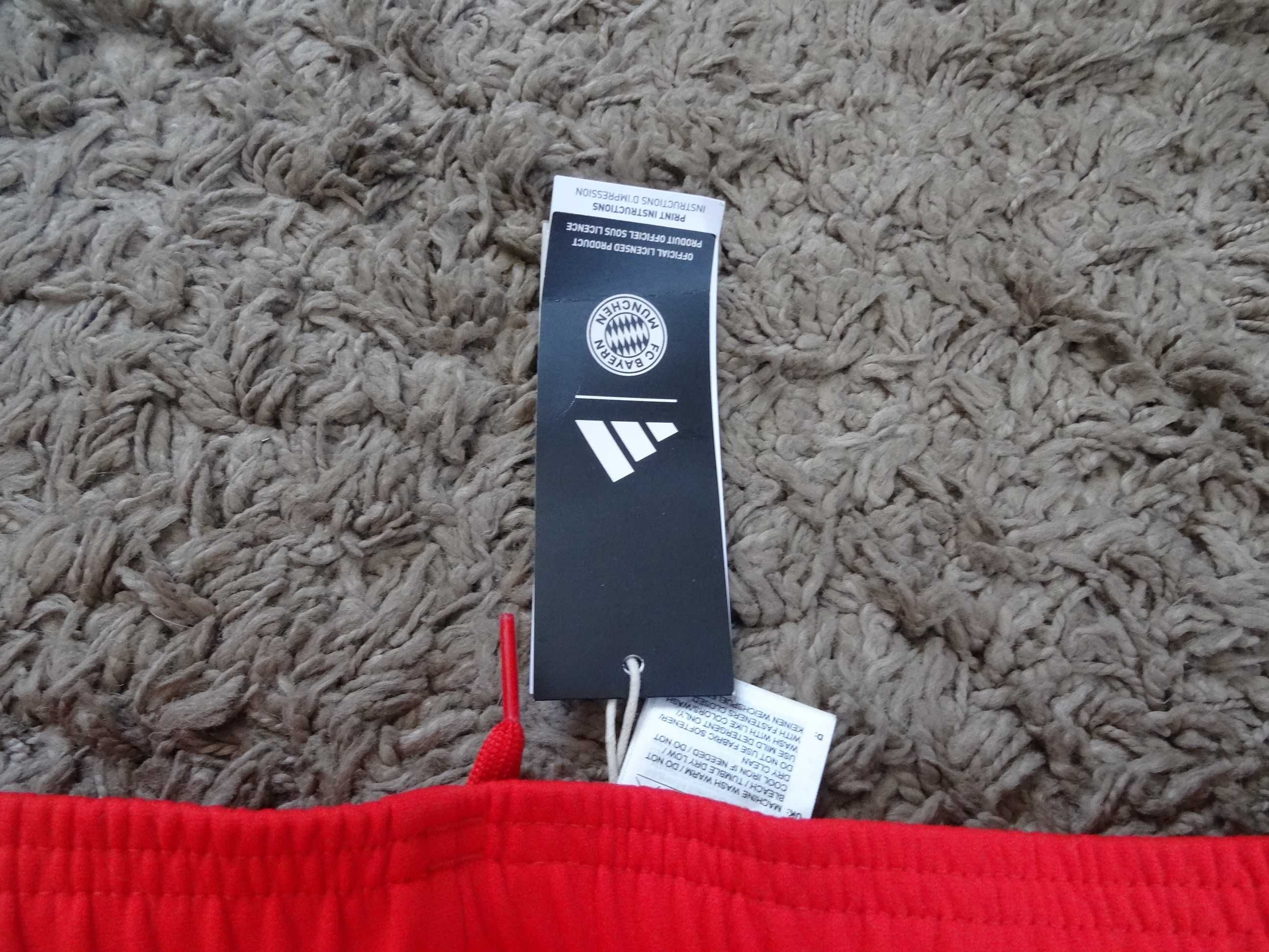 чисто нов adidas bayern munchen