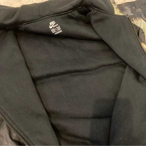 Продам Куртка "Nike"