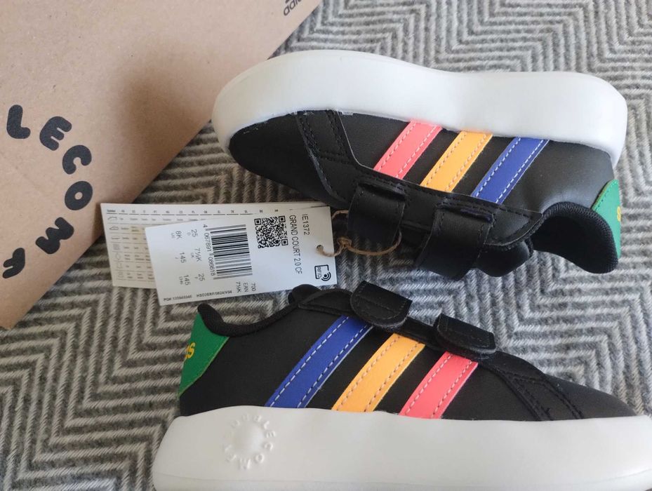 Adidas детски маратонки номер 25