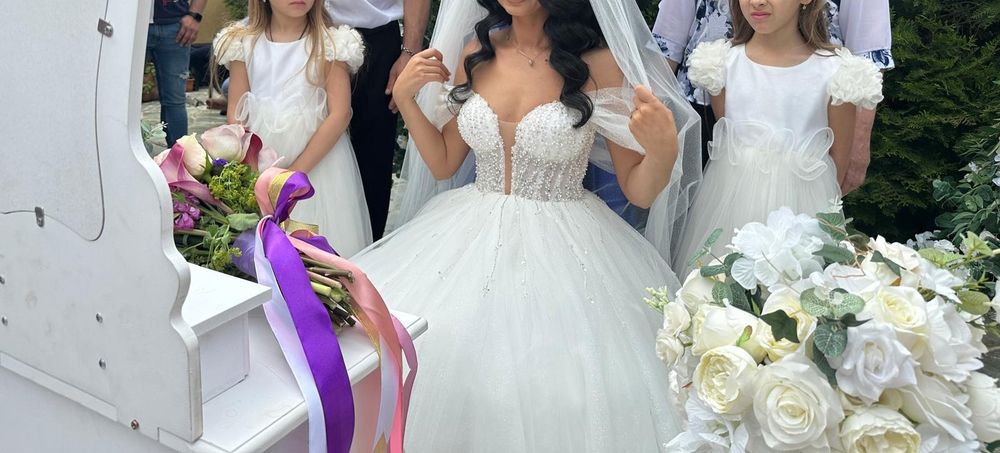 Vand rochie de mireasa