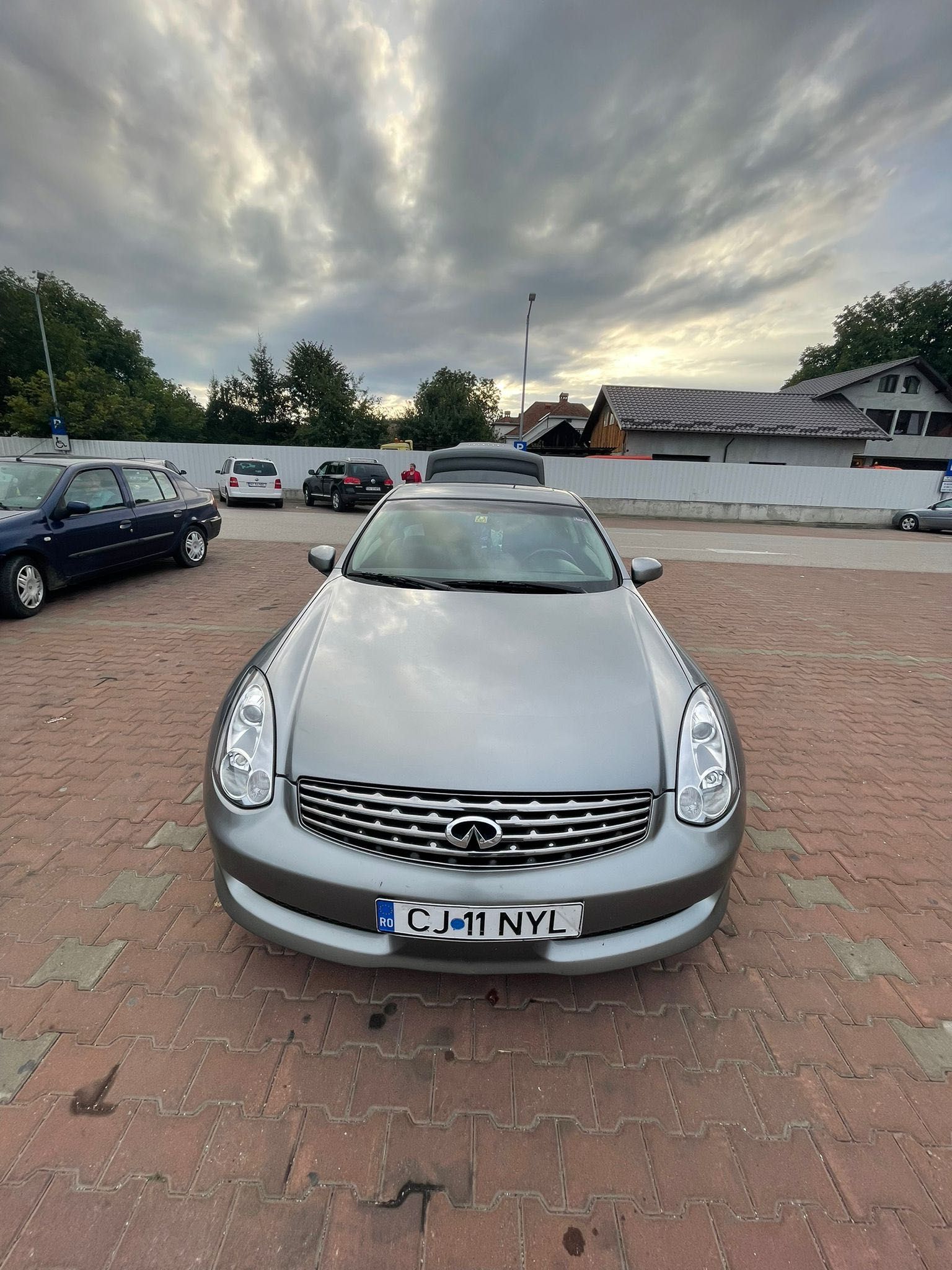 Vând Infiniti g35