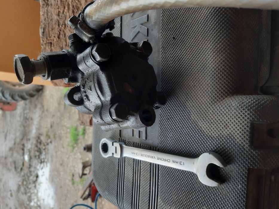 Pompa servo