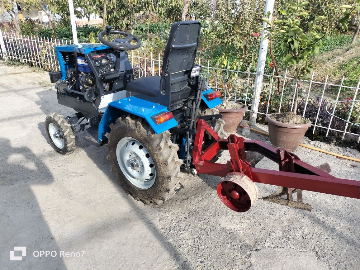 Mini traktor sotiladi