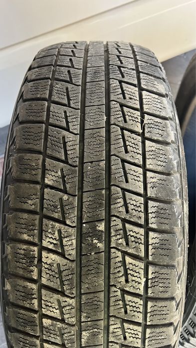 Зимние шины балоны 215/60/17 бриджестон