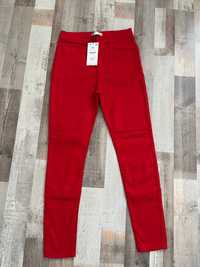 Червен панталон- Bershka