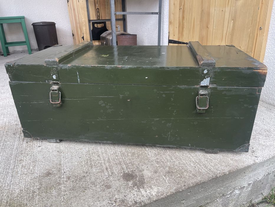 Lada de campanie sau militara