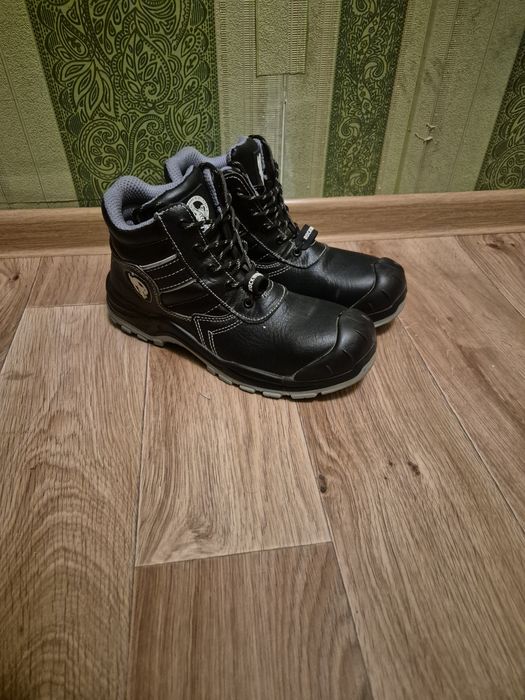 Новая кожаная спец обувь
