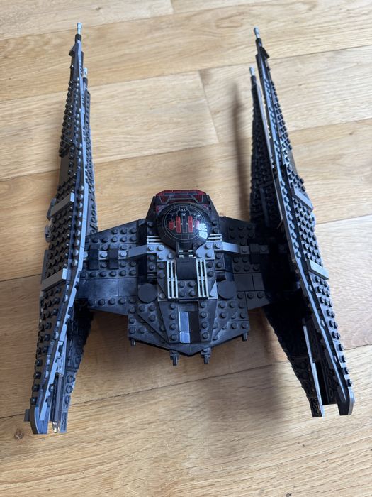 LEGO Star Wars 75179 – Kylo Ren’s TIE Fighter