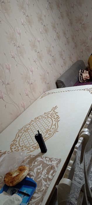 Стол стулья срочно продам