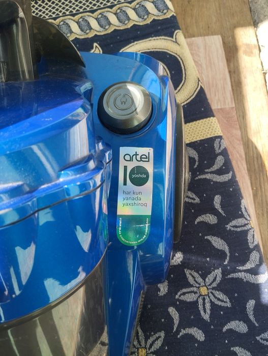 Пылесос artel почти новый