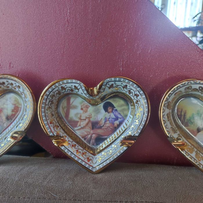 Порцеланови пепелници, салфетници и солници