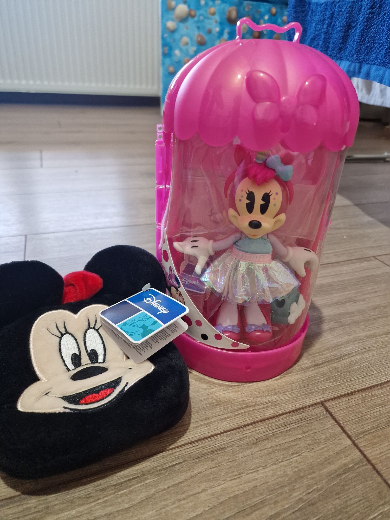 Figurina cu accesorii Disney Minnie Mouse+ un accesoriu Minnie