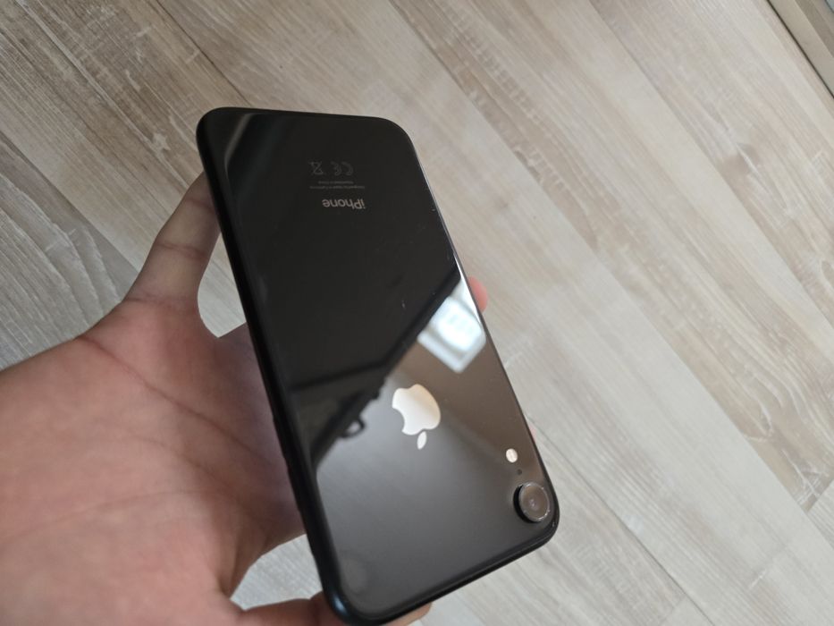 IPhone XR сатылады.