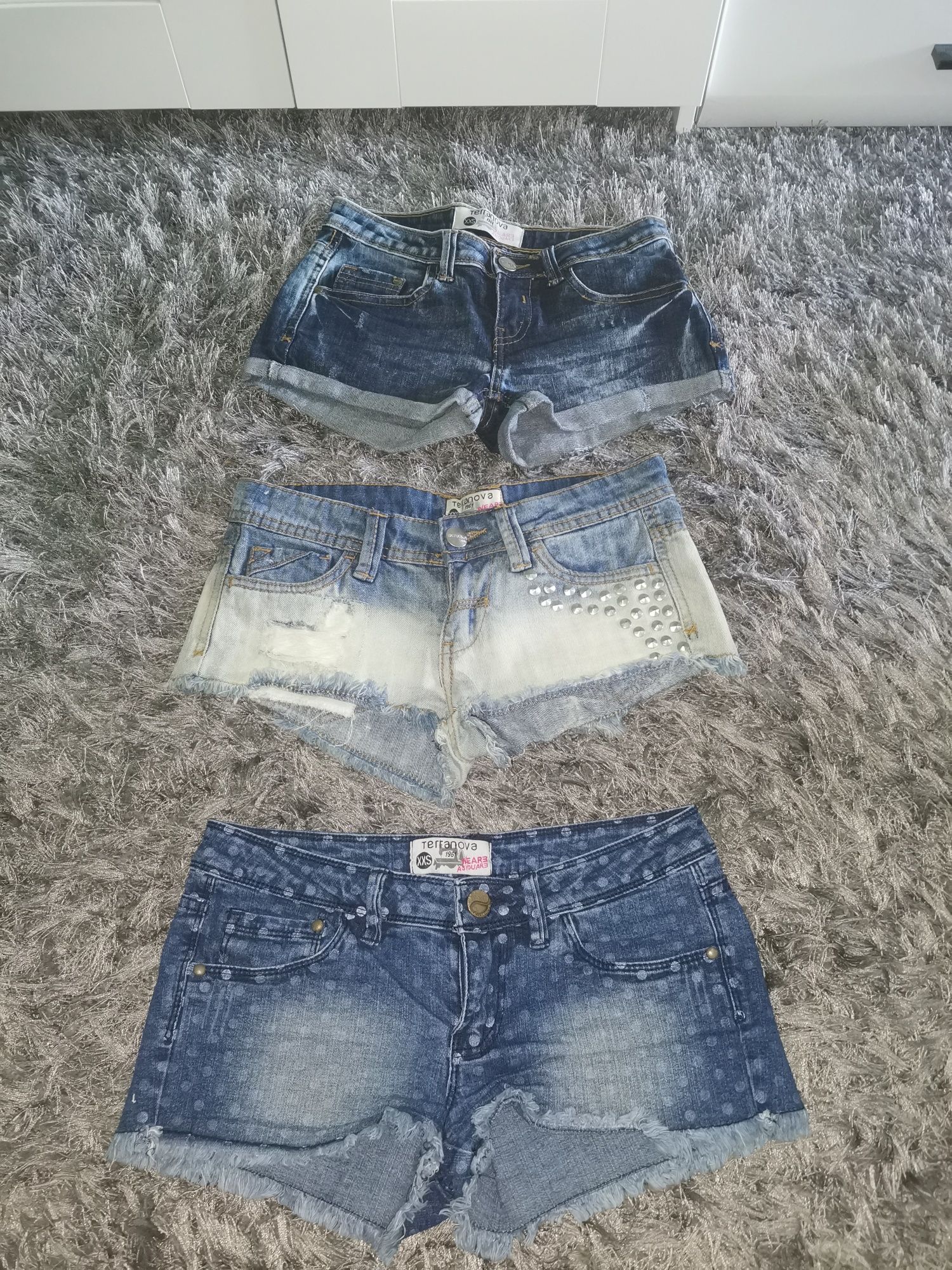 Set 3 perechi blugi scurti, masura XS