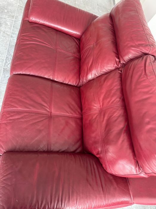 Мебели Кожен диван цвят червен