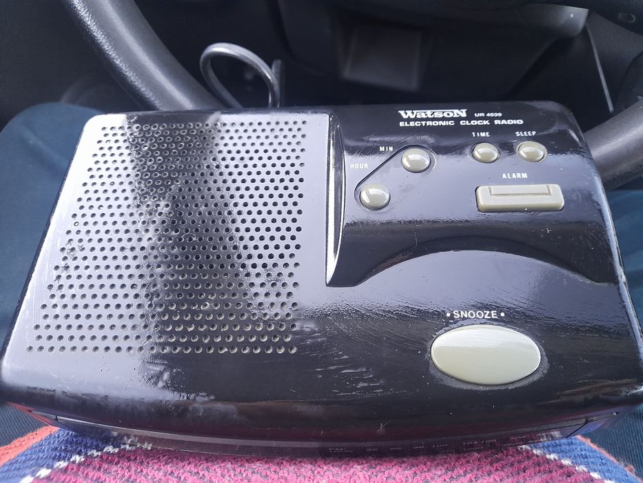 Vind aparat radio WatsoN cu ceassi alarma