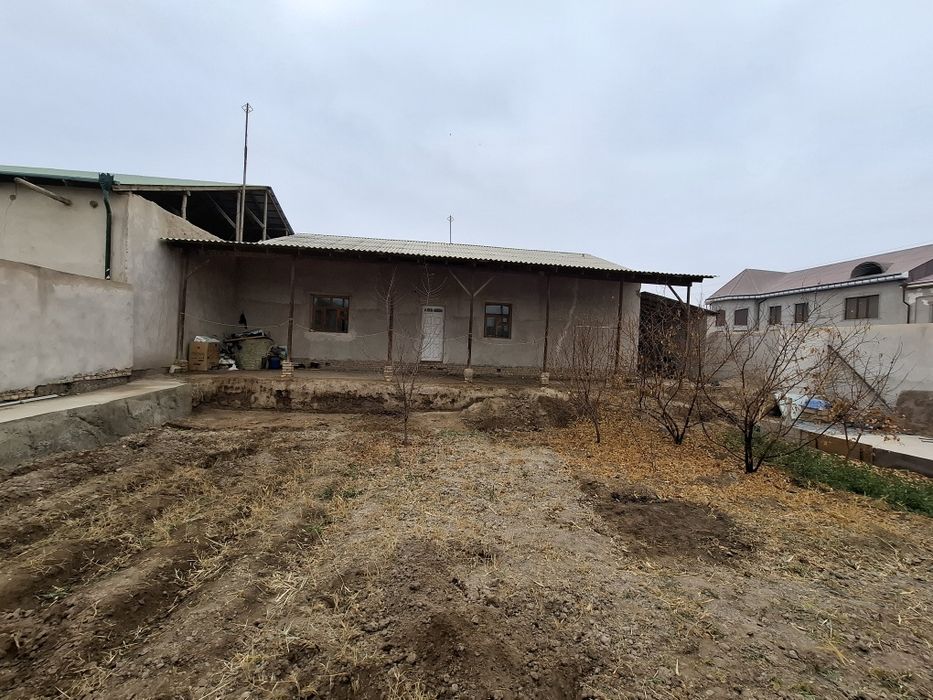 Уй сотилади 520м²