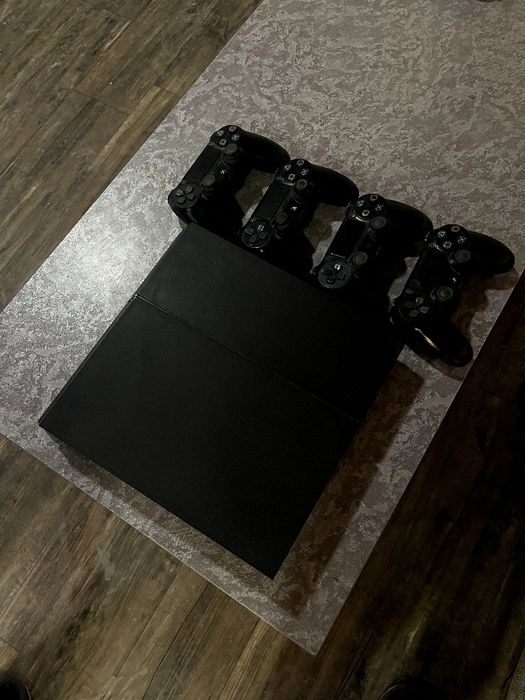 Ps4pro 1T yangi 4ta pulti bn