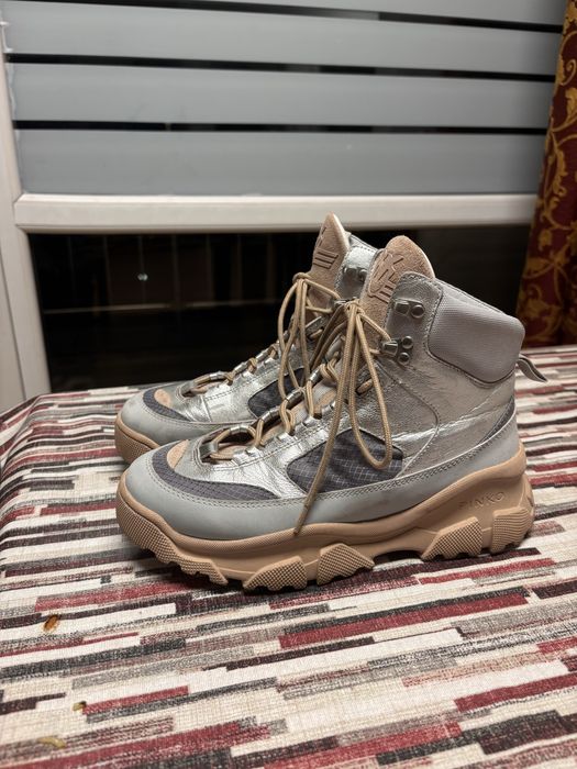 Спортни боти Pinko