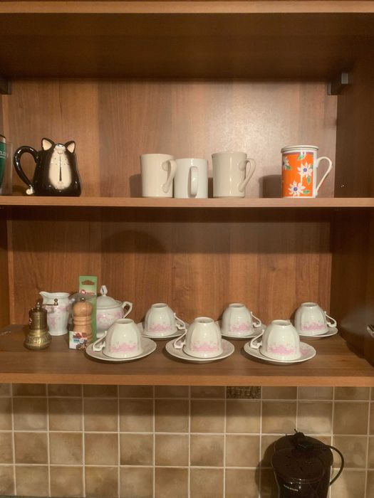 Комплект чаши за вино , кафе, и други