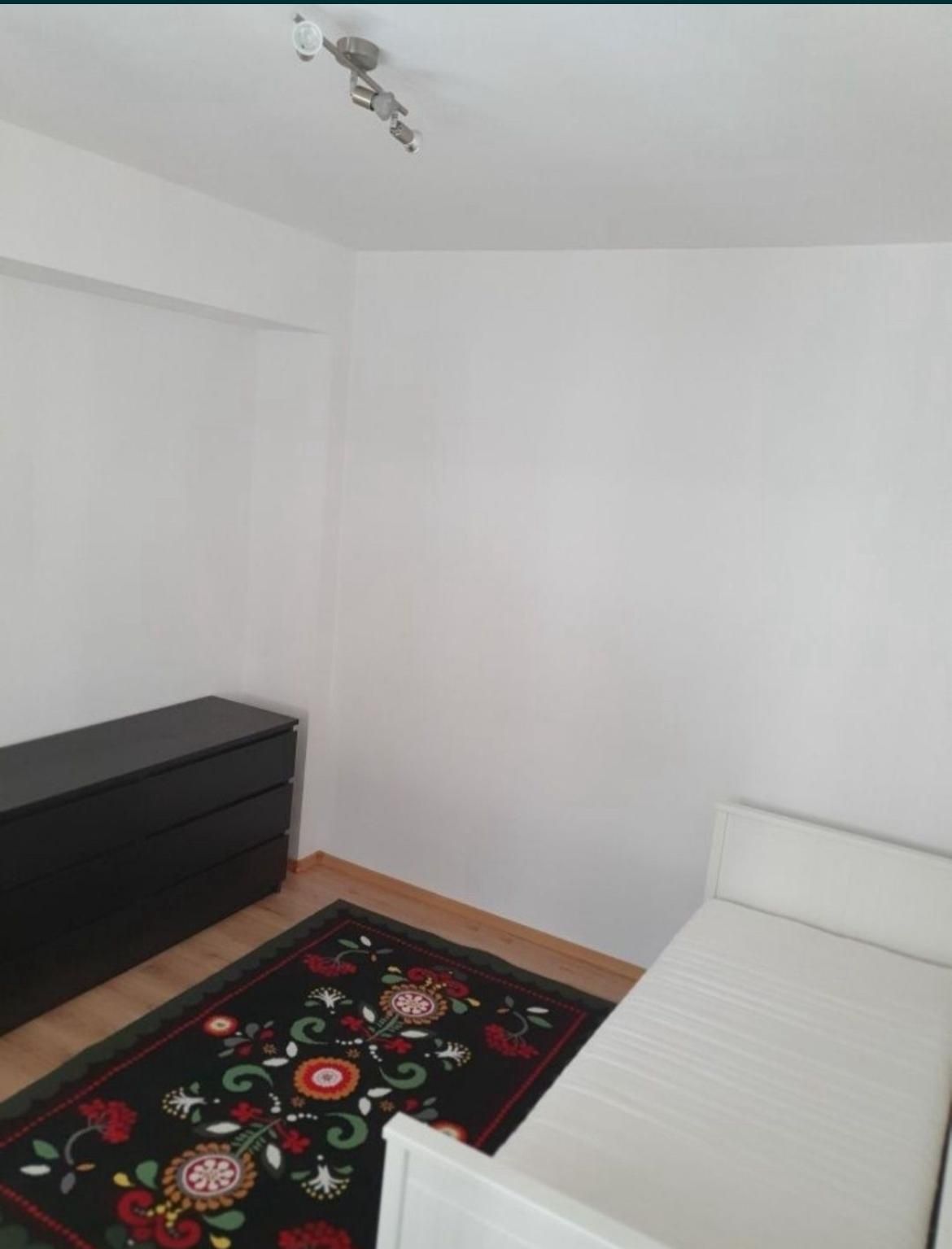 Apartament 3 camere de închiriat zona Militari Apusului