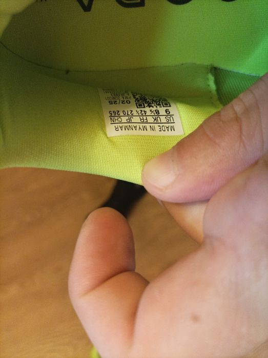 Vând papuci de fotbal Adidas