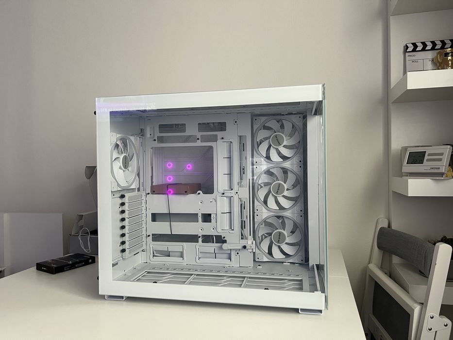 Vand carcasa bequiet! Light Base 900FX