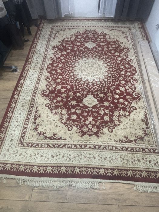 Продам . Ковер .