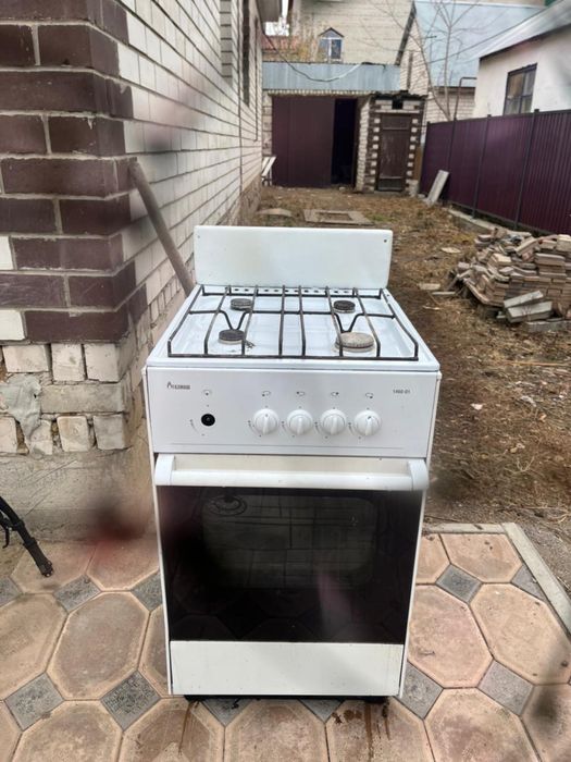 Продам газ плиту