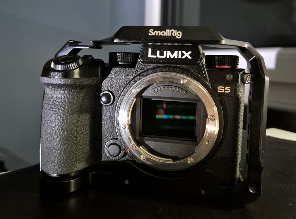 Panasonic Lumix s5 + 2 baterii +cage cadou