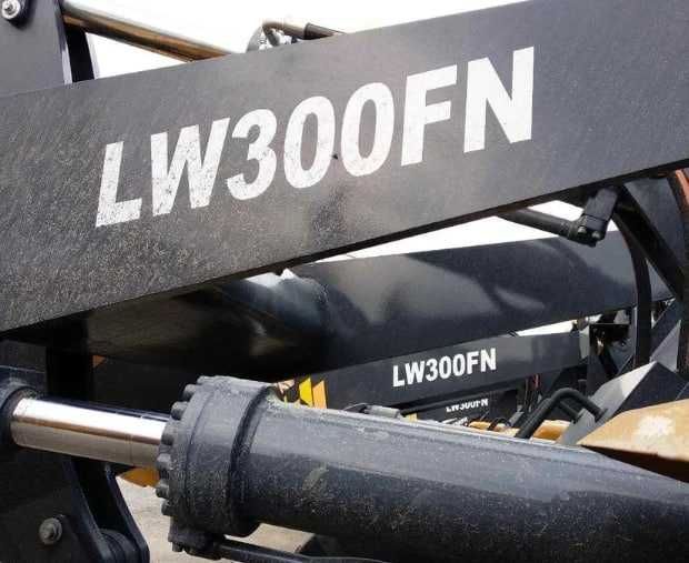Погрузчик XCMG LW300FN рычаг