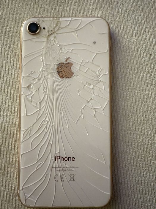 Продавам Iphone 8 64 GB
