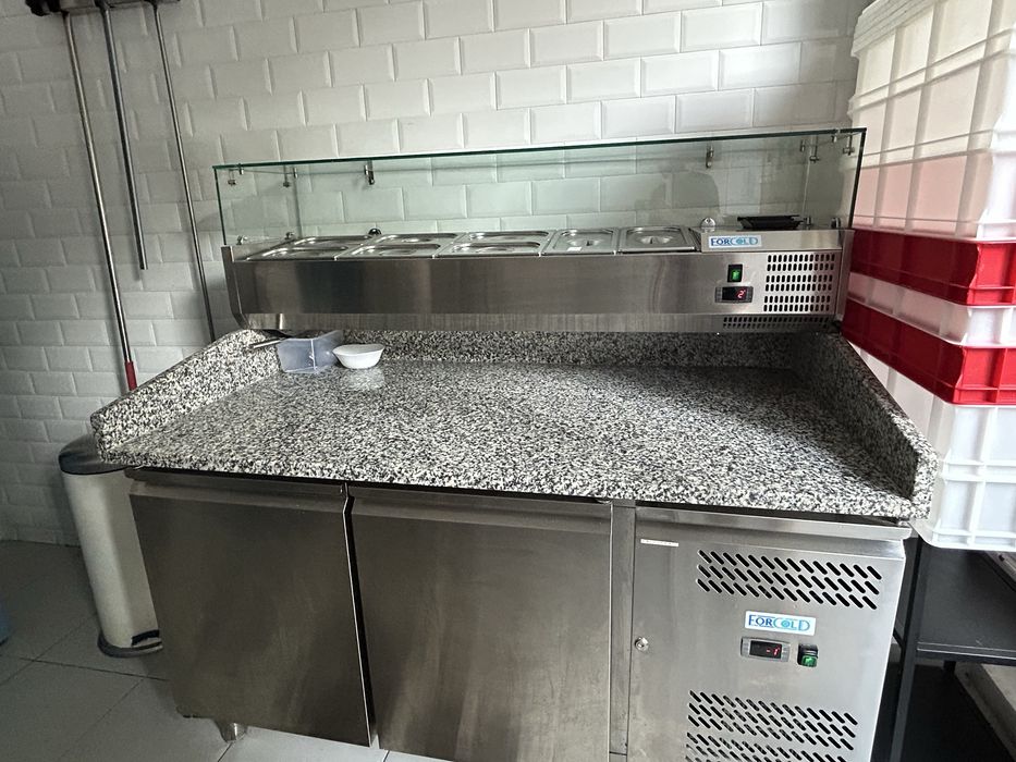 Cuptor pizza napoletana, vitrina inghetata, masa rece pizza