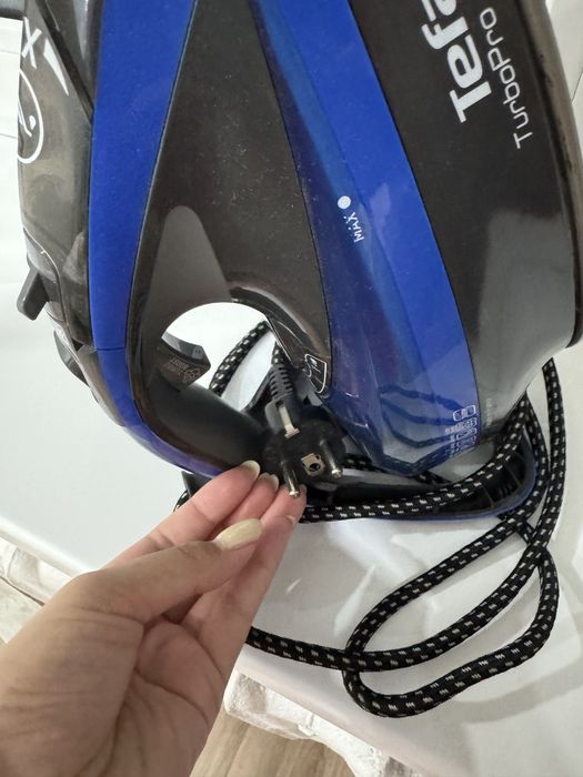 Продам рабочий утюг, гладильную доску