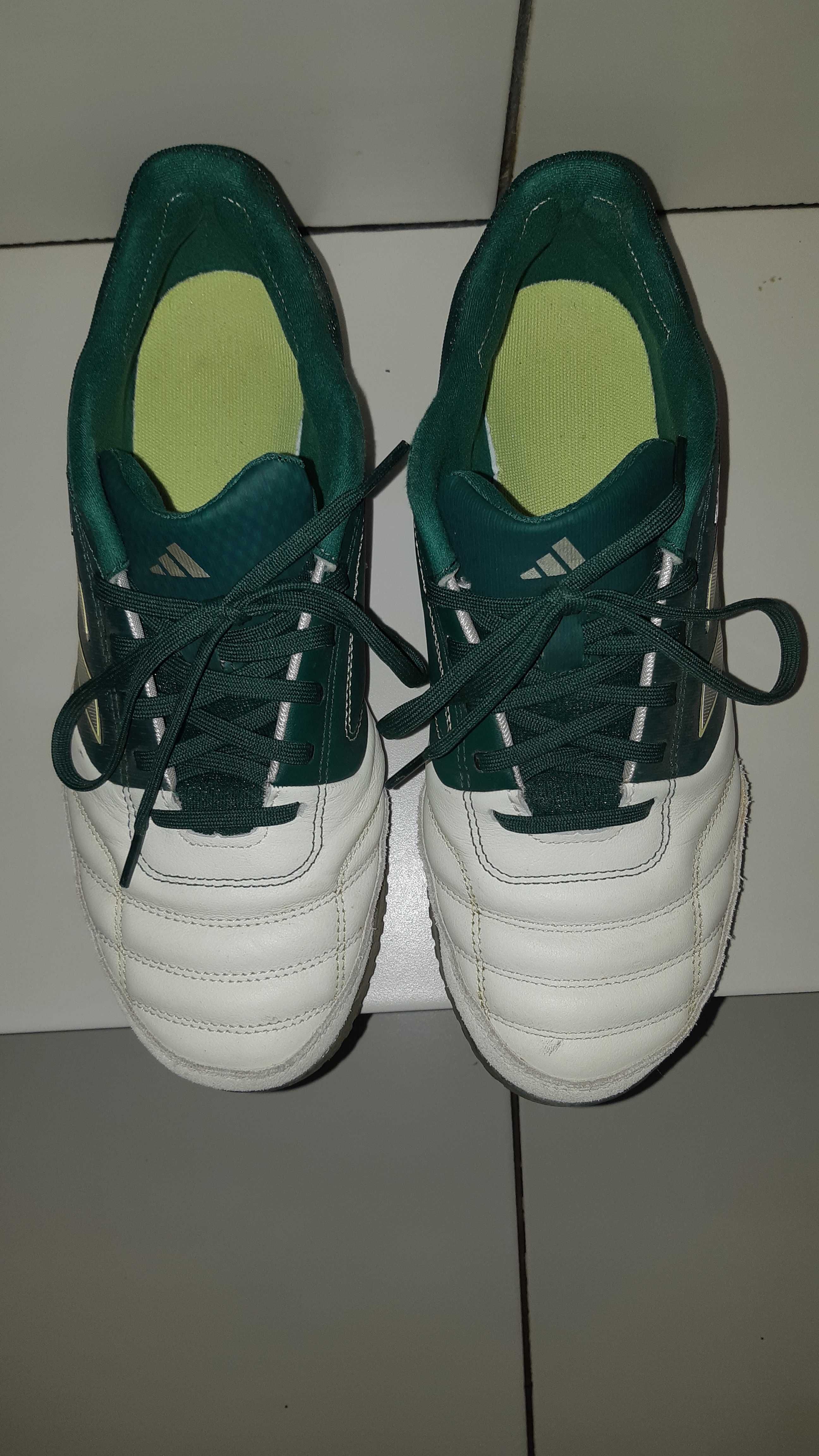 Футболни обувки  Адидас