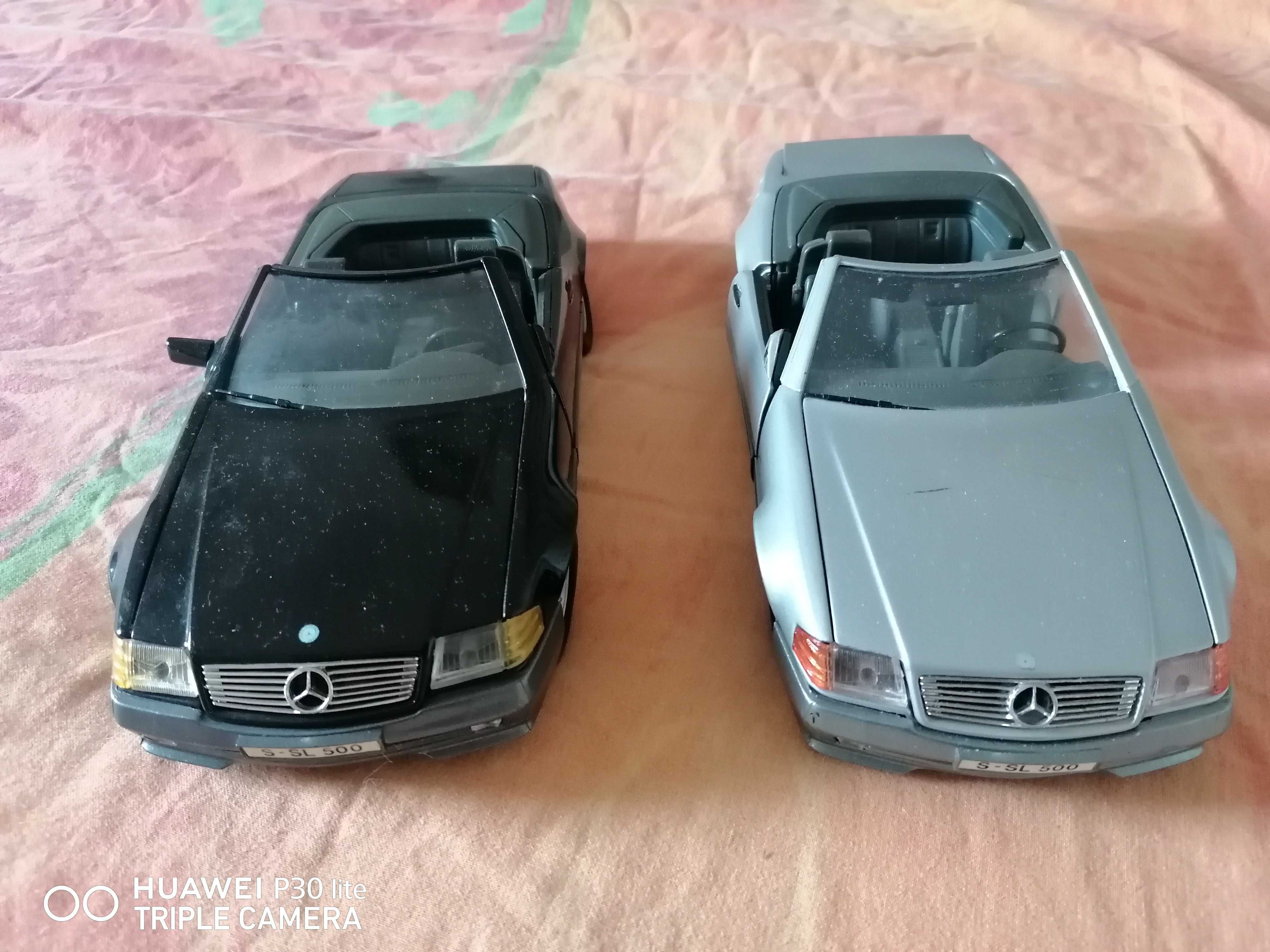 Vând doua jucării machete Mercedes 500 SL Maisto 1 18