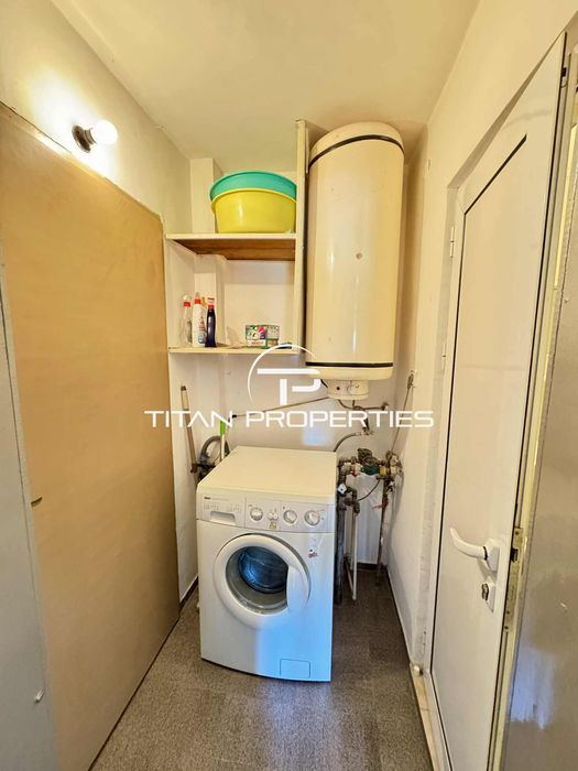 След основен ремонт! Тристаен апартамент в кв. Кършияка