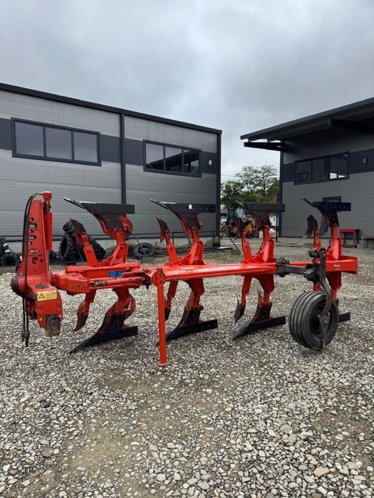Plug agricol kuhn master 120-4 trupite