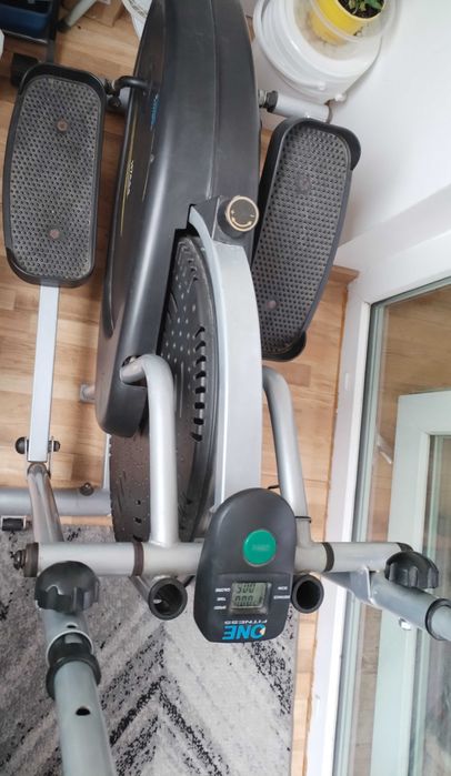 Vând bicicleta fitness