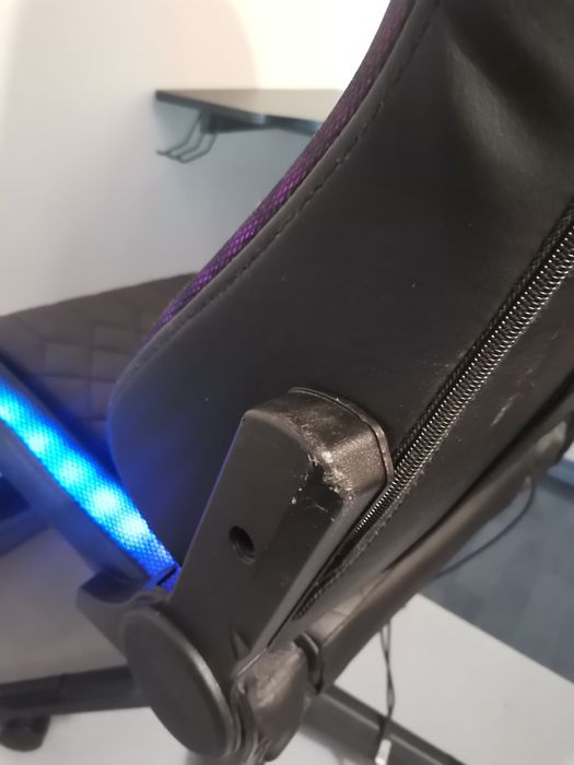 Геймърски стол RANUM с LED черна изкуствена кожа/черно
Геймърски