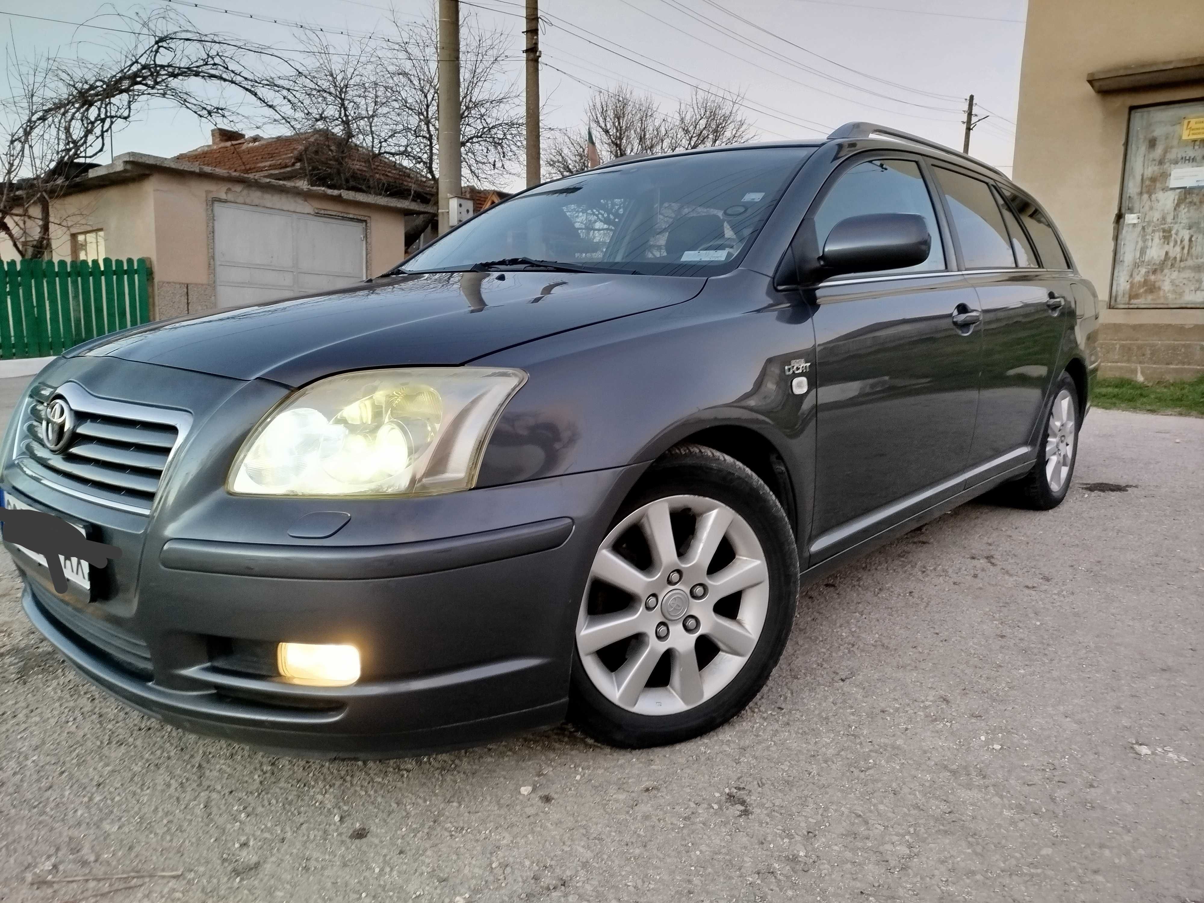 Продава сеТойота авенсис.