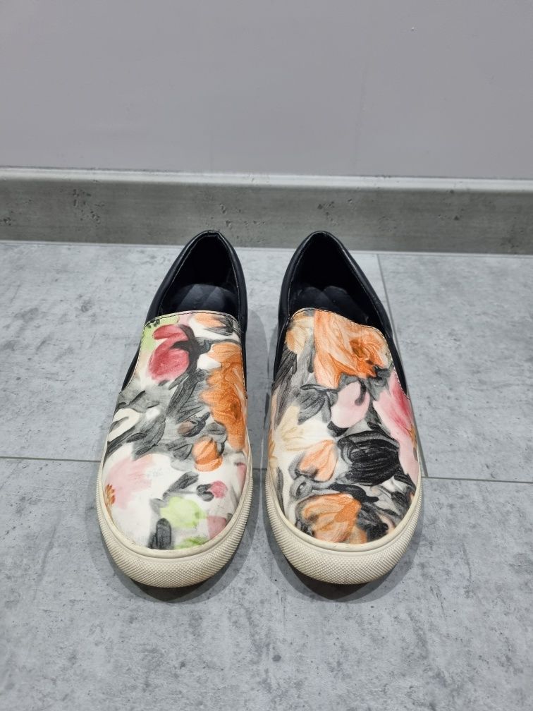 Дамски обувки с цветя 38 номер