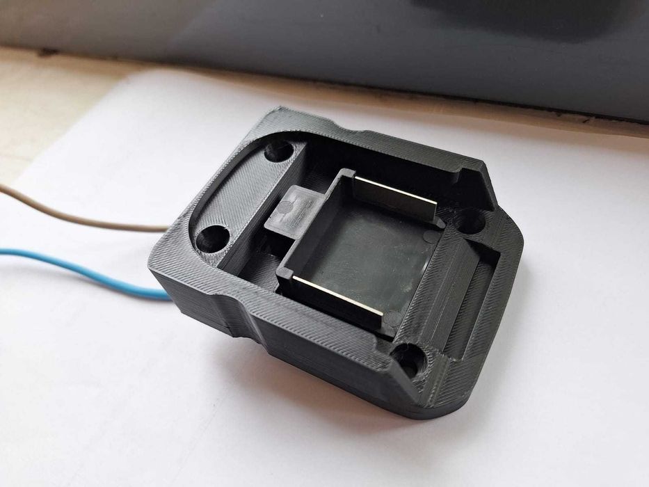 Adaptor universal pentru baterii Parkside / Dewalt / Makita / Milwauke