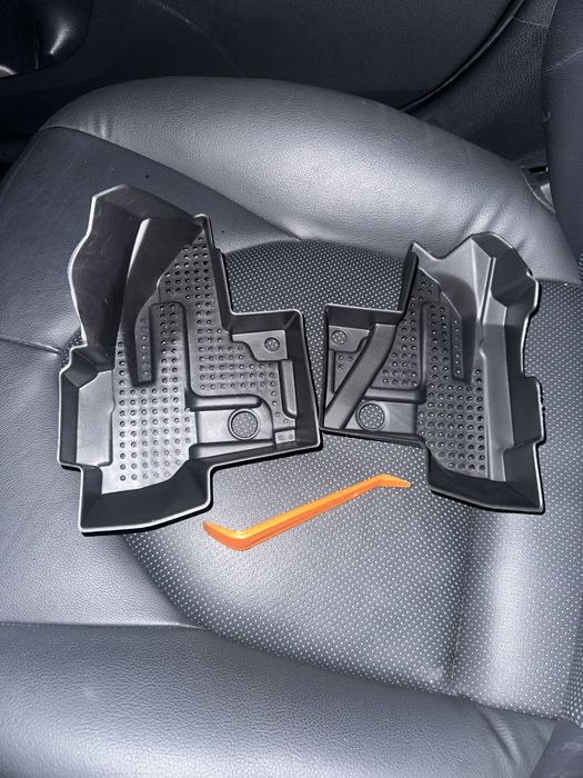 Пластик подкапотки