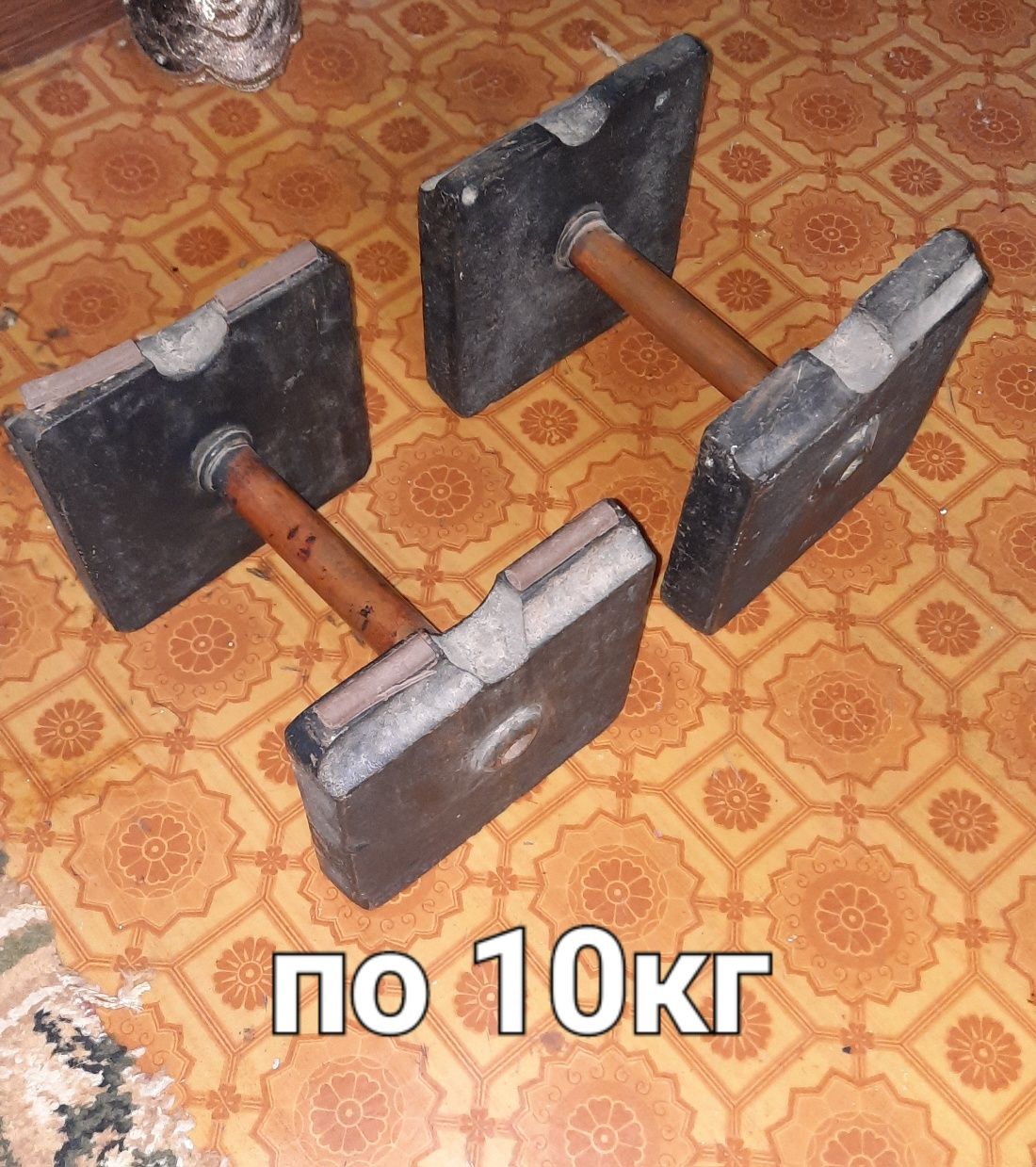 Гири и гантели в продаже