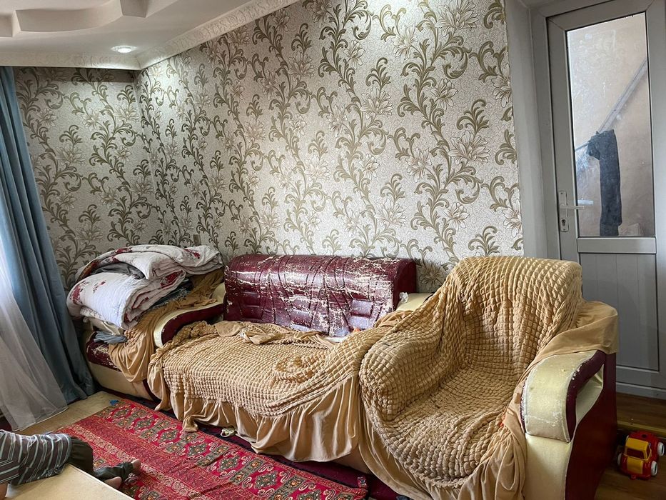 Бесплатно диван и 2 кресло