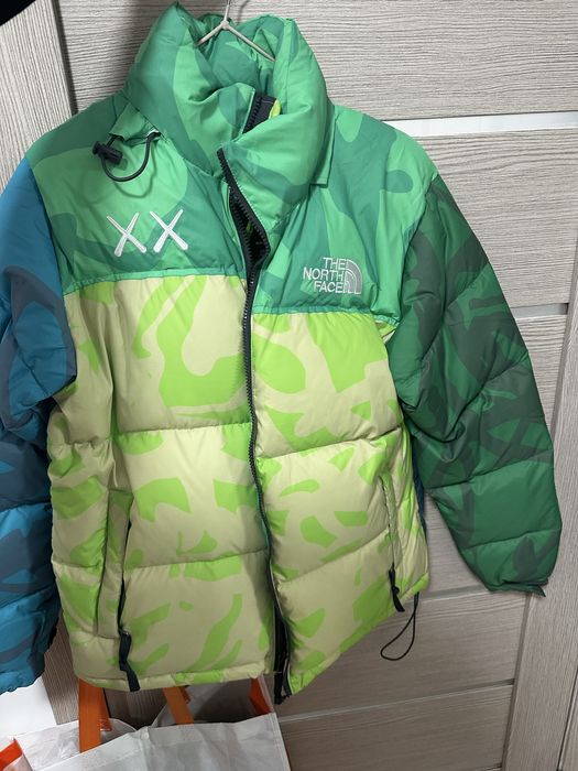 Продам куртку North Fase