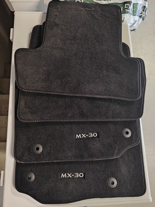 Covorașe originale Mazda MX-30 – stare ca noi, set complet