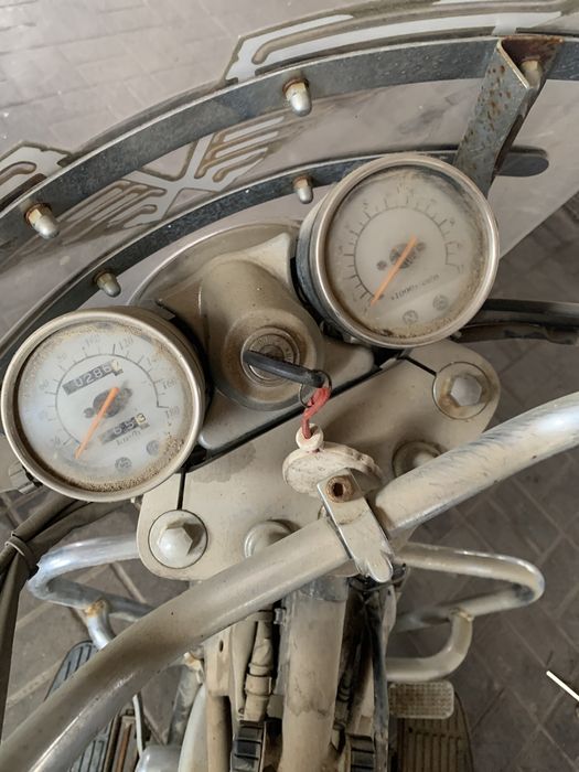 Dezmembrez-Vand motocicleta Daelim daystar 125 cm